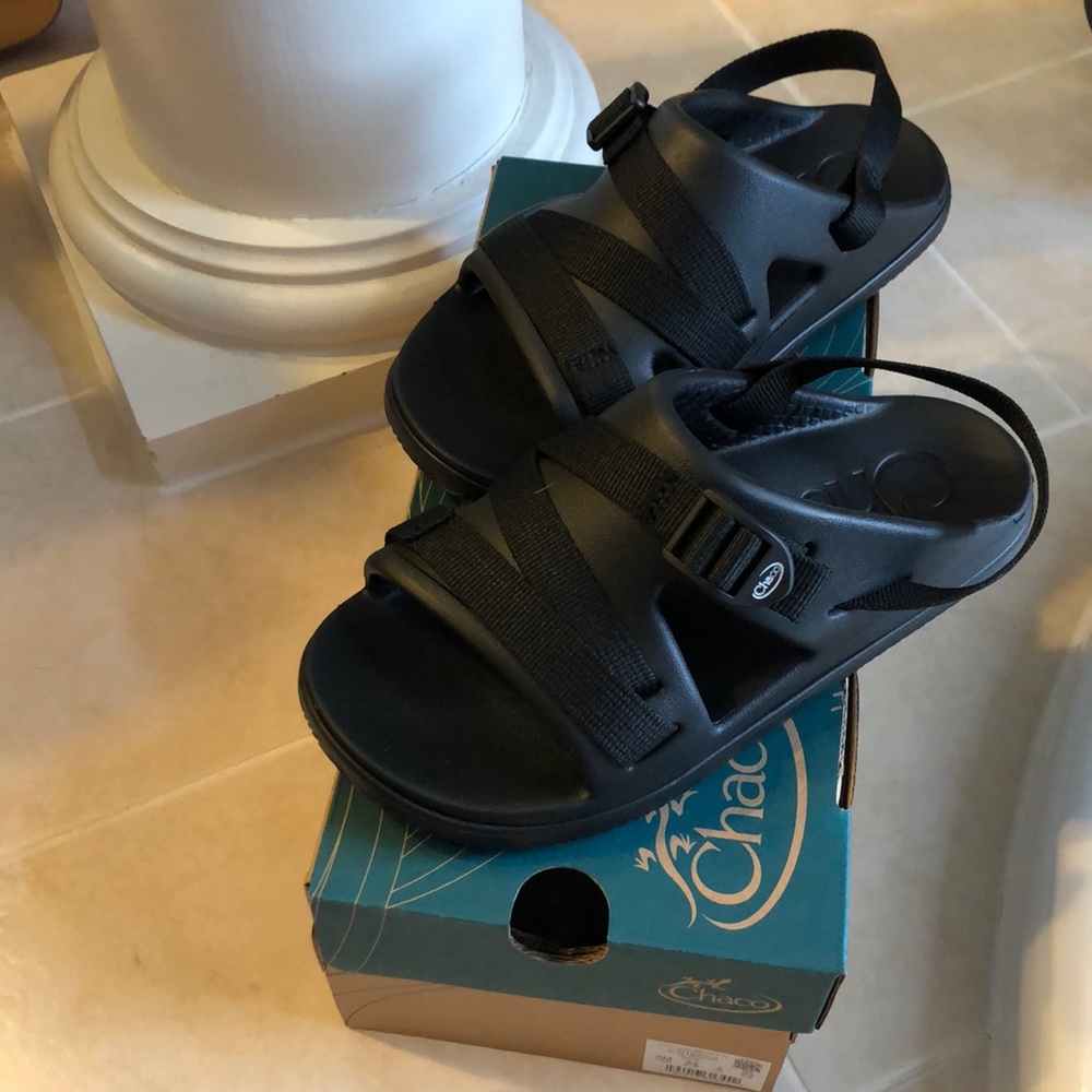 Kids Chaco chillos sport sandals!